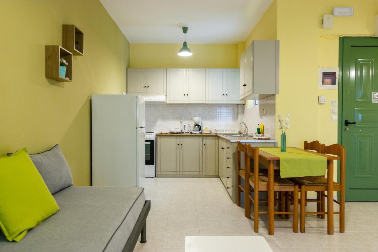 Elaionas Aparthotel Leonídion Exteriör bild